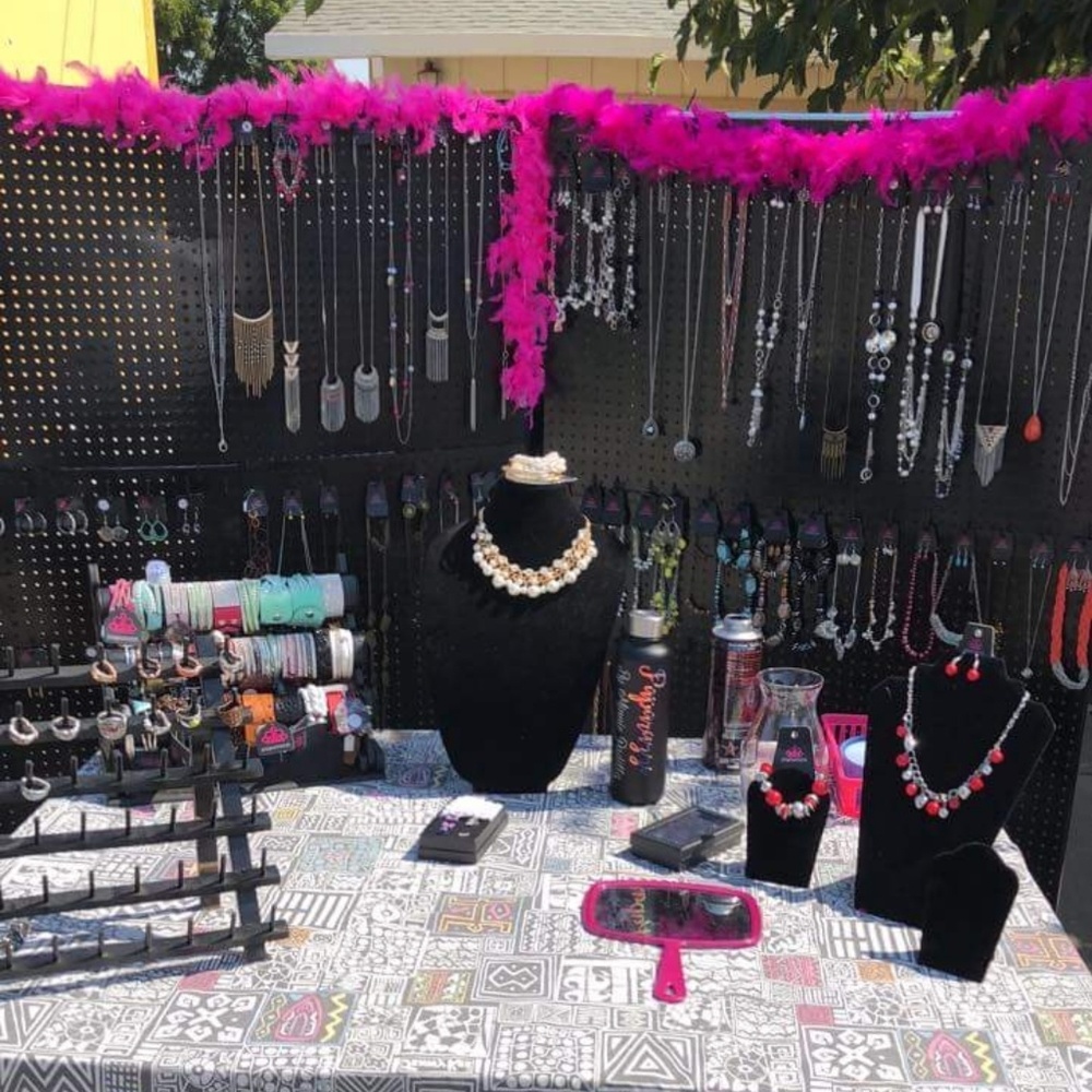 I am independent paparazzi paparazzi consultant I